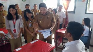 Bupati Minahasa buka naskah ujian