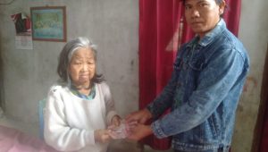 penyerahan BLT Desa Sendnagan