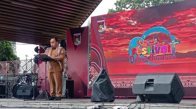 Bupati RD Buka Festival Danau Tondano 2025