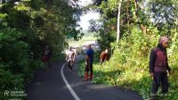 Wujudkan Desa Bersih dan Nyaman, Pemdes Kaweng Gelar Kerja Bakti Massal Rutin Wujudkan Desa Bersih dan Nyaman, Pemdes Kaweng Gelar Kerja Bakti Massal Rutin