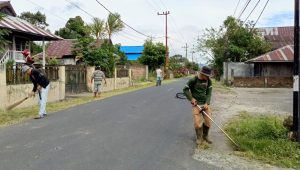 Warga Desa Pahaleten Kaka Kerja Bakti Bersih-bersih Desa Jelang Natal 2025